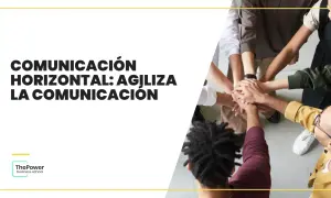 Manos unidas en equipo, simbolizando la **comunicación horizontal** y la colaboración.