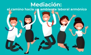 Cinco personas saltan de alegría, celebrando un ambiente laboral armónico. Las **técnicas de mediación** son clave para lograrlo.