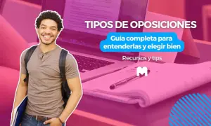 Joven sonriente con mochila y carpetas, frente a un portátil. El texto dice "Tipos de Oposiciones: Guía completa para entenderlas y elegir bien". Explora qué significa oposición libre.