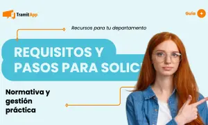 Guía sobre requisitos y pasos para solicitar excedencia voluntaria. Mujer pelirroja con gafas señala hacia la información.
