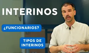 Un hombre habla sobre los tipos de funcionario interino.