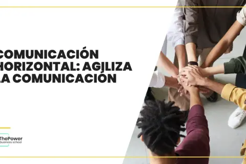 Manos unidas en equipo, simbolizando la **comunicación horizontal** y la colaboración.