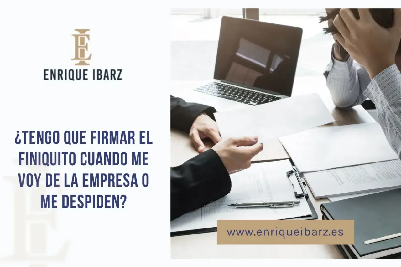 Manos intercambian un documento. La pregunta 