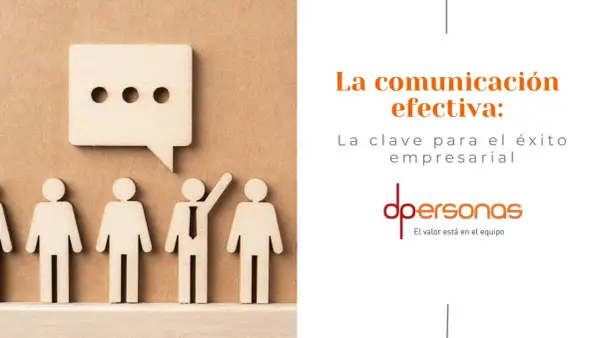Figuras de madera representan un equipo y un bocadillo de diálogo, simbolizando la **comunicación laboral** efectiva como clave del éxito empresarial.